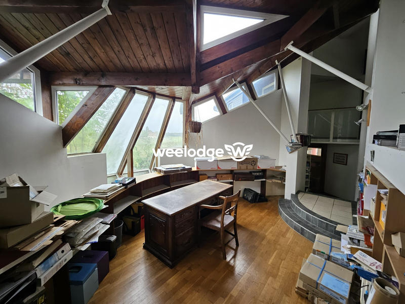 Maison - 320 m² - 12 pièces