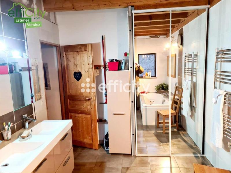 Maison - 195 m² - 5 pièces