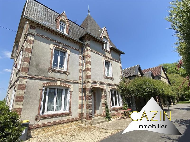 Maison - 245 m² - 10 pièces