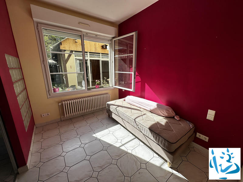 Maison - 180 m² - 8 pièces