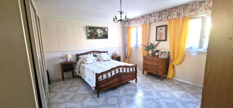 Maison - 398 m² - 11 pièces