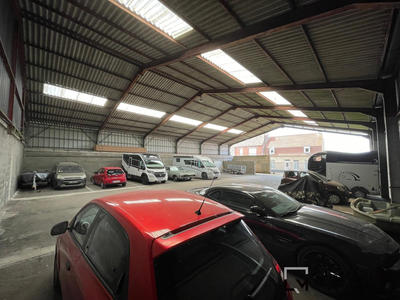 Parking / Garage - 600 m²