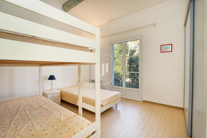 Villa - 180 m² - 6 pièces