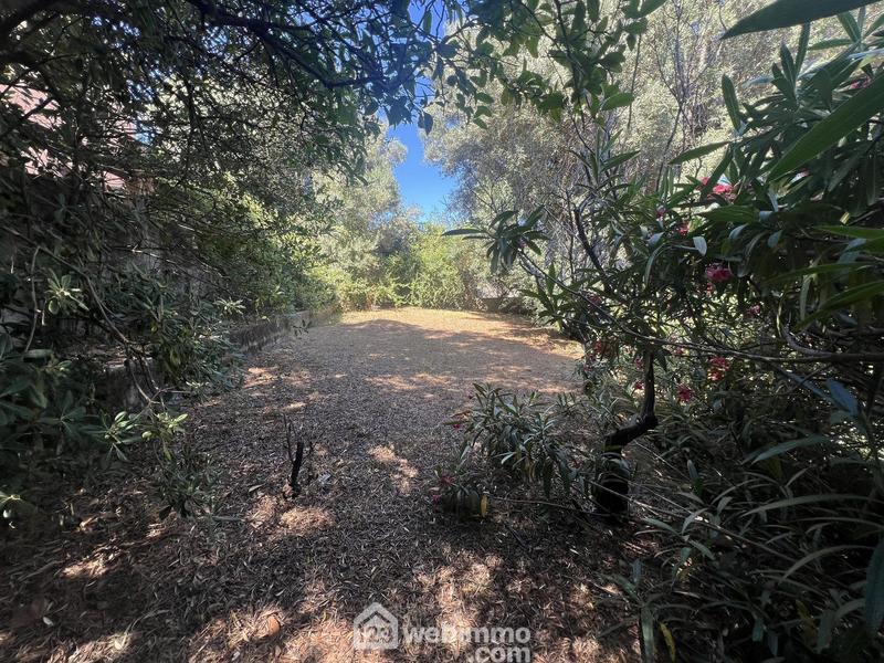 Maison - 220 m² - 8 pièces