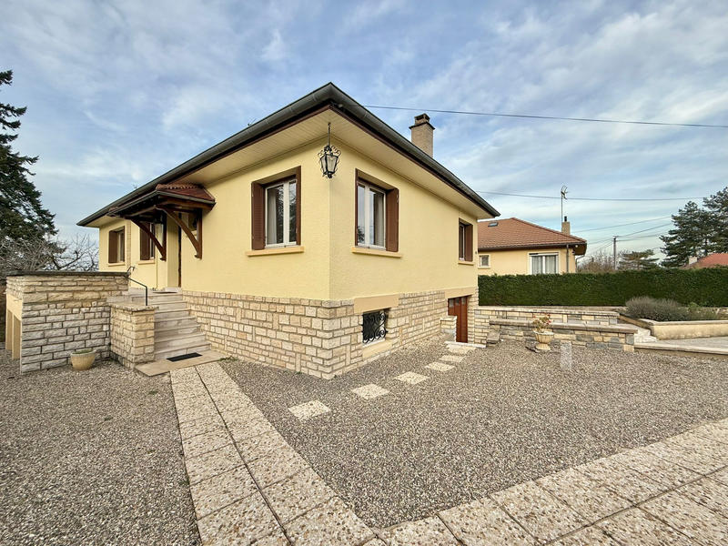 Maison - 95 m² - 5 pièces