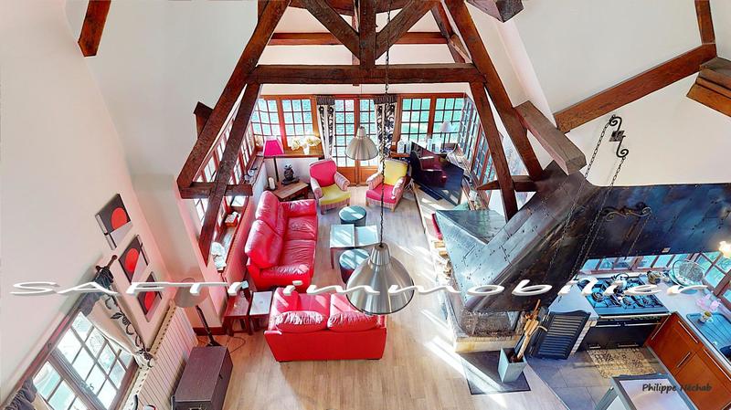 Maison - 235 m² - 10 pièces