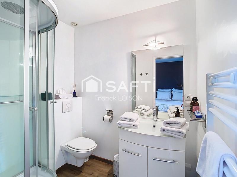 Maison - 223 m² - 8 pièces