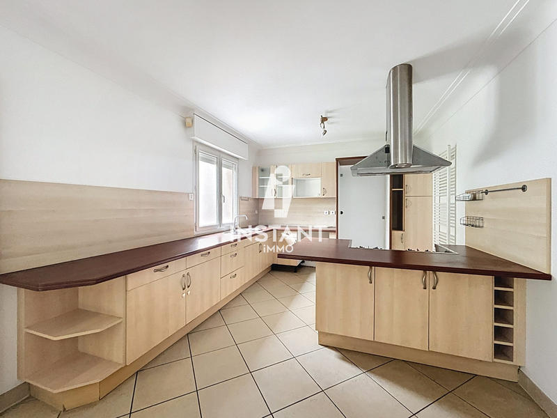 Maison - 137 m² - 6 pièces