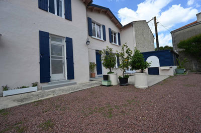 Maison en pierre - 185 m² - 6 pièces