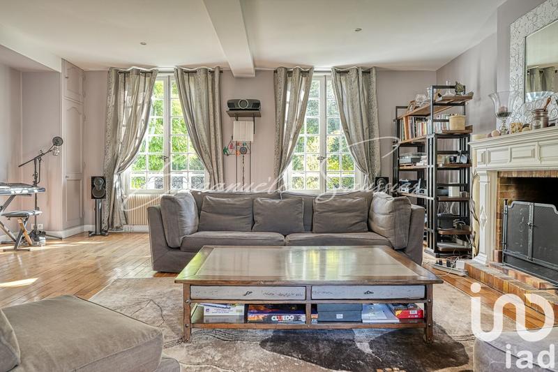 Maison - 227 m² - 9 pièces