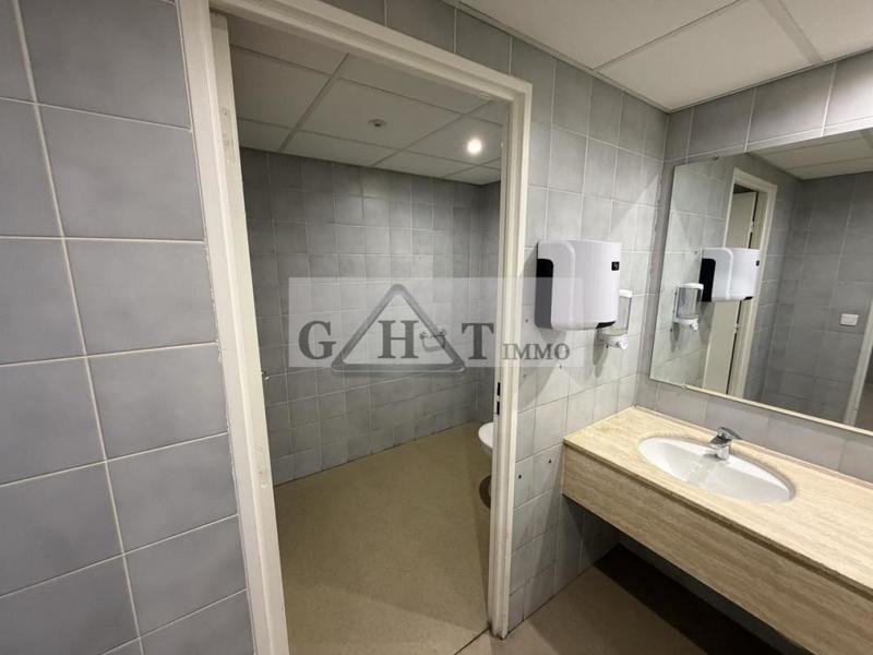 Local commercial - 389 m²