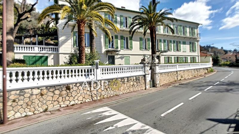 Appartement - 111 m² - 3 pièces