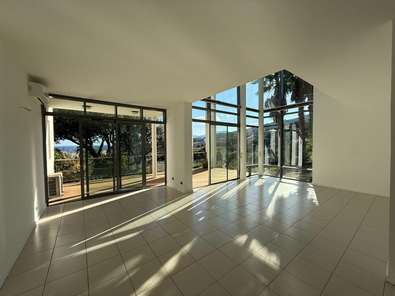 Duplex - 164 m² - 5 pièces