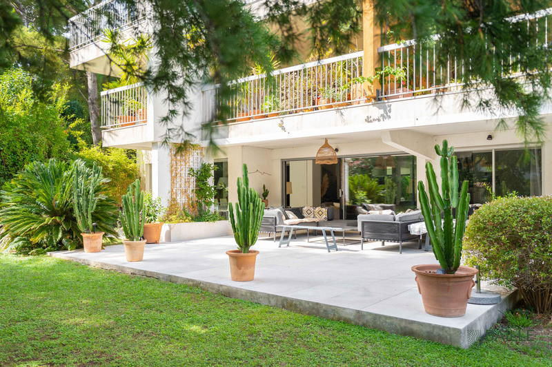 Appartement - 170 m² - 6 pièces