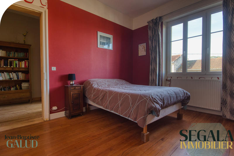 Maison - 210 m² - 6 pièces