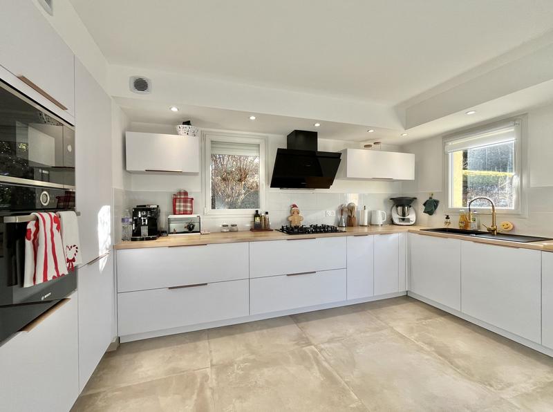 Maison contemporaine - 250 m² - 8 pièces