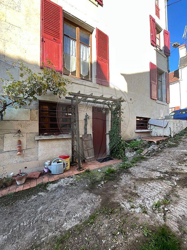 Maison - 200 m² - 8 pièces