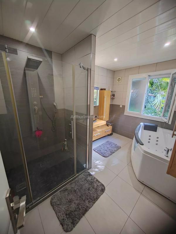 Maison - 163 m² - 7 pièces