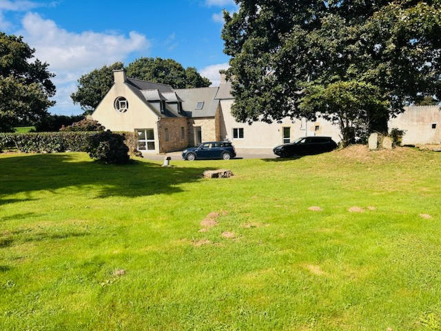 Propriété - 231 m² - 9 pièces