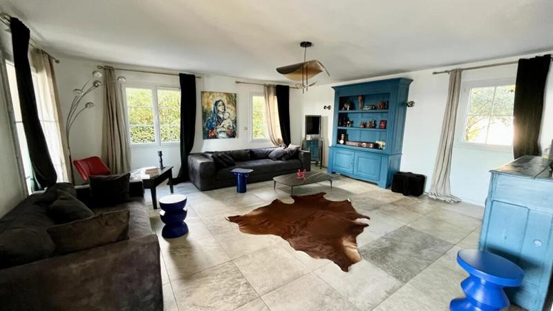 Villa - 220 m² - 8 pièces