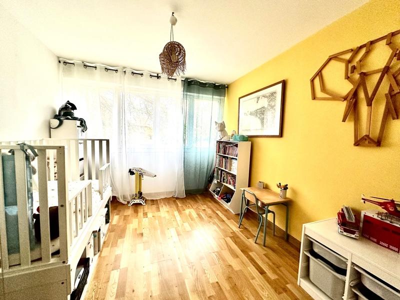 Appartement - 90 m² - 4 pièces