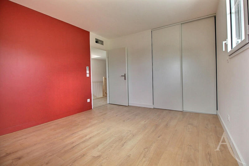 Maison - 141 m² - 6 pièces