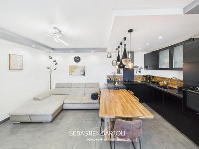 Appartement - 60 m² - 3 pièces