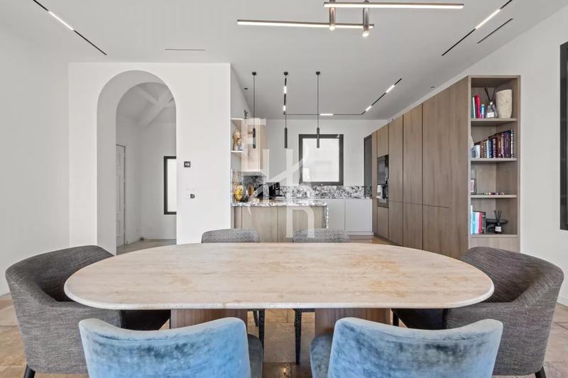 Villa - 204 m² - 7 pièces