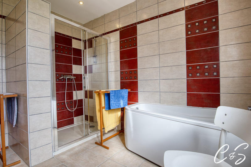 Maison - 190 m² - 7 pièces