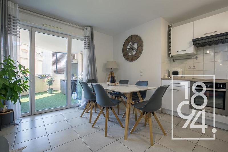 Appartement - 80 m² - 4 pièces