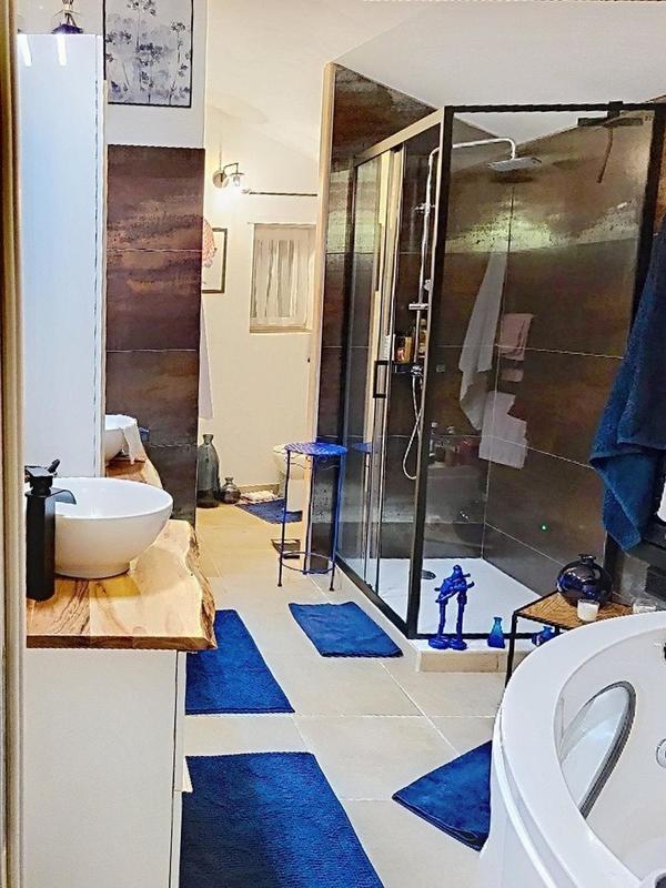 Maison - 467 m² - 13 pièces