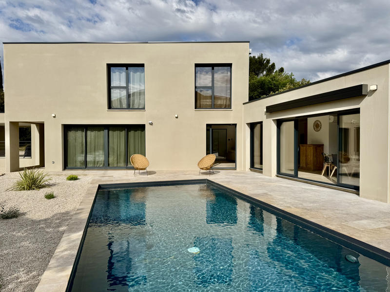 Villa - 160 m² - 6 pièces