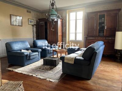 Maison - 302 m² - 8 pièces