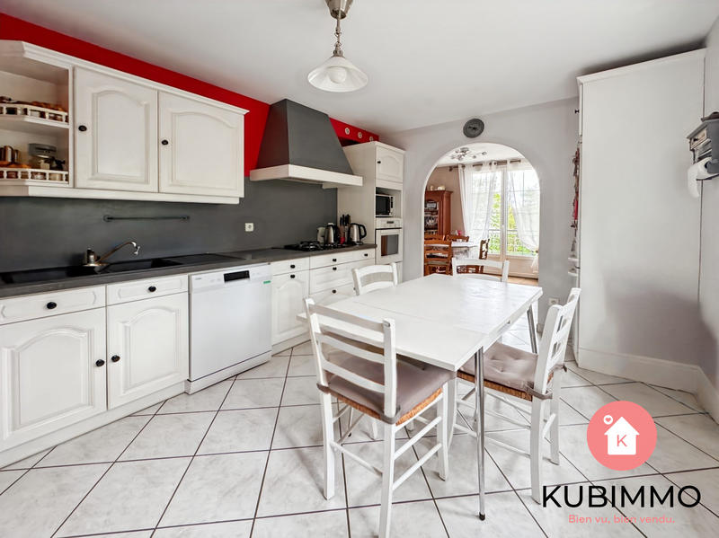 Maison - 212 m² - 8 pièces