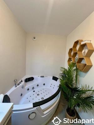 Chambre - 13 m² - 1 pièce