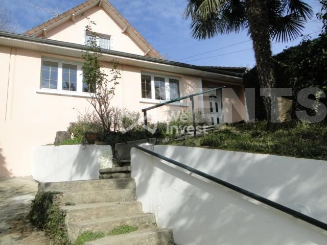 Maison - 137 m² - 7 pièces