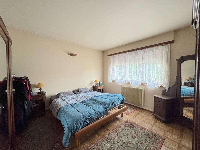 Maison - 250 m² - 9 pièces