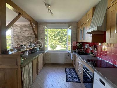 Maison traditionnelle - 175 m² - 8 pièces