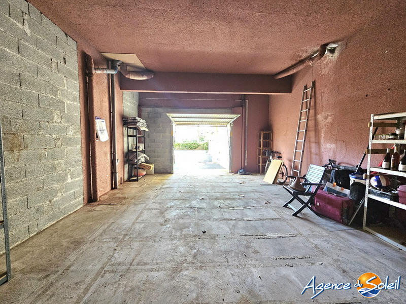 Parking / Garage - 43 m²