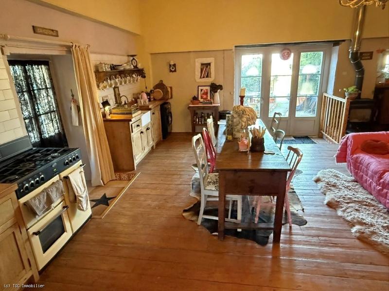 Maison de village - 495 m² - 10 pièces