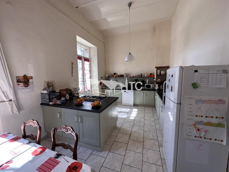 Maison - 196 m² - 8 pièces