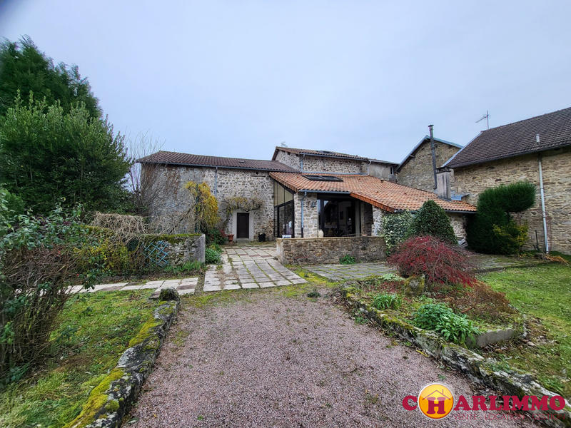 Maison traditionnelle - 192 m² - 6 pièces