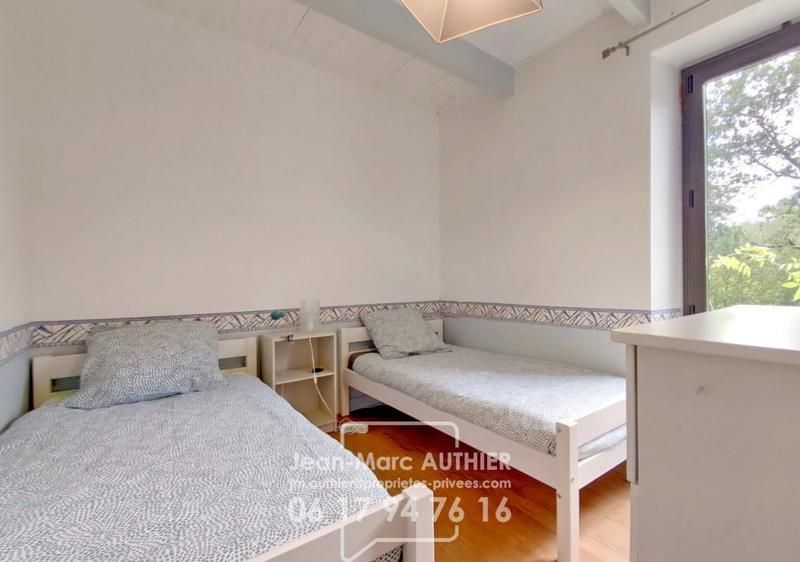 Maison - 212 m² - 8 pièces