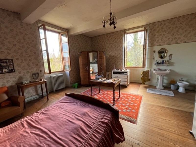 Propriété - 276 m² - 7 pièces