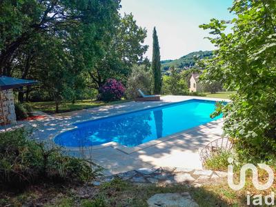 Maison - 180 m² - 5 pièces