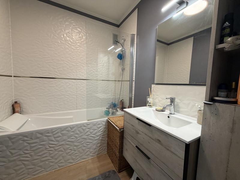 Appartement - 94 m² - 5 pièces