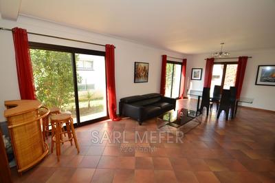 Maison - 195 m² - 7 pièces