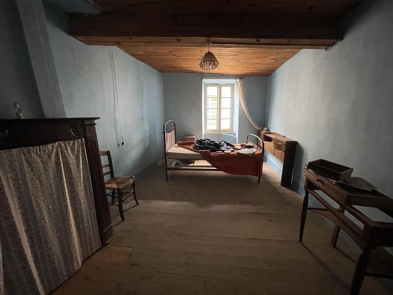 Maison traditionnelle - 250 m² - 12 pièces