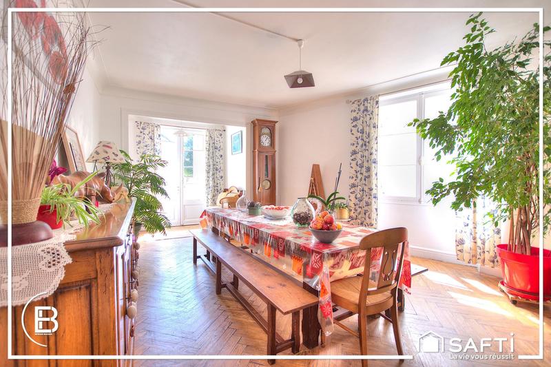 Maison - 245 m² - 7 pièces