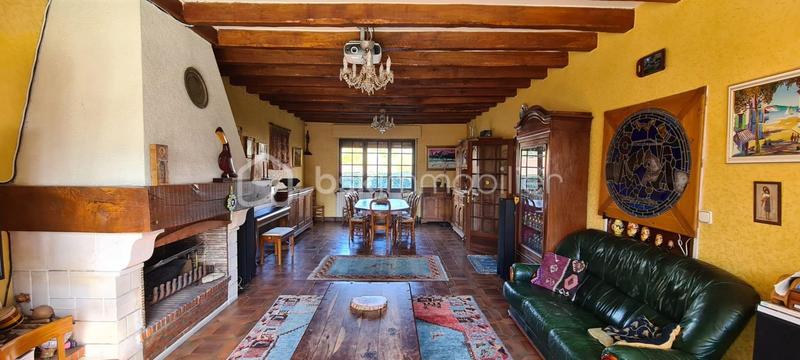 Maison - 231 m² - 7 pièces